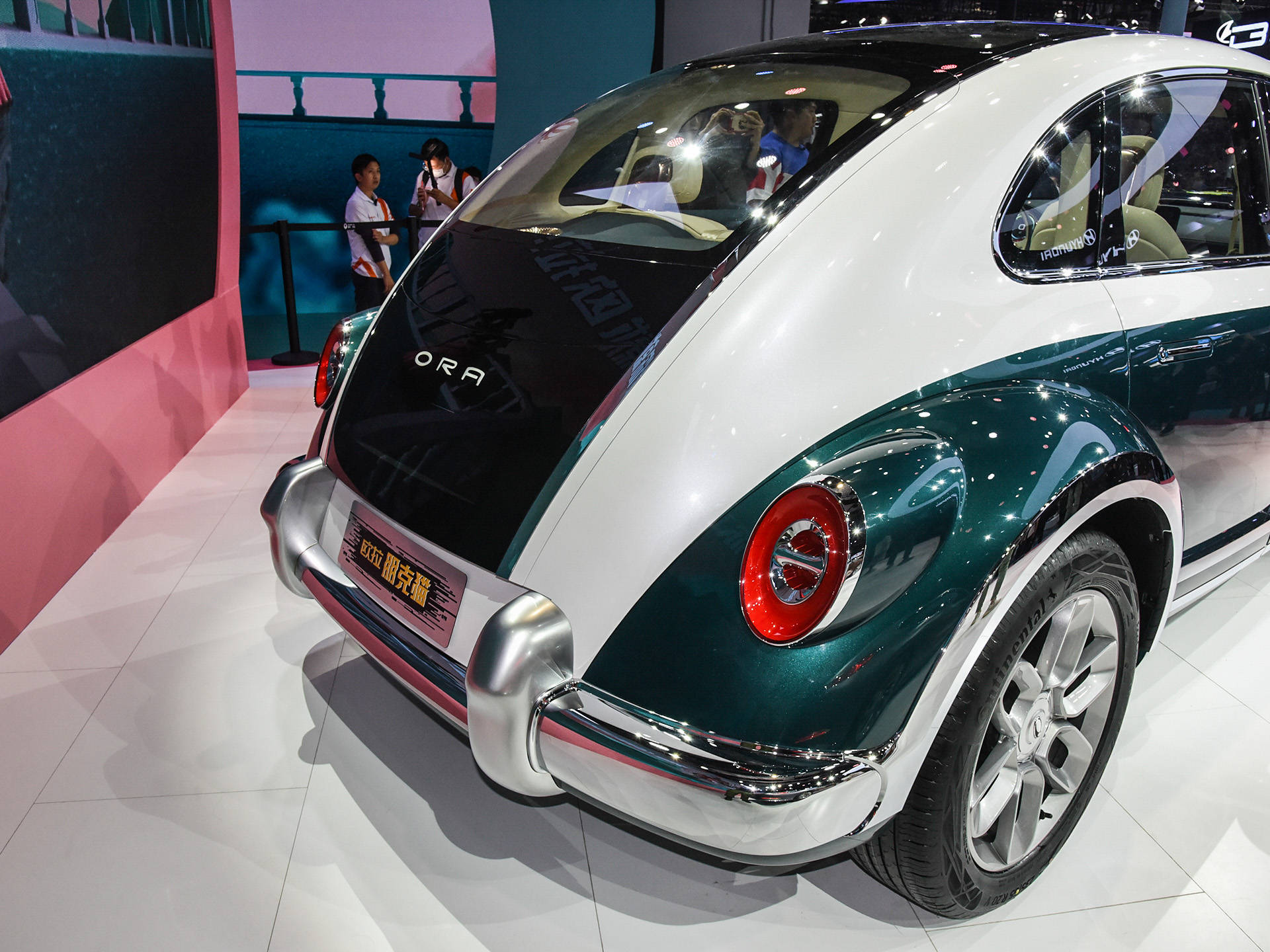 欧拉朋克猫亮相上海车展,走甲壳虫风格,外观很有风情感_搜狐汽车_搜狐