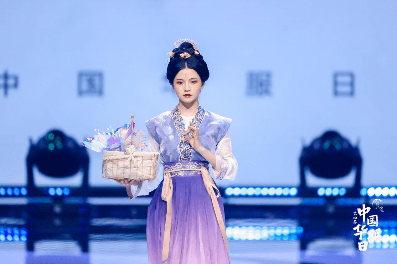 跨越千年锦梦未央第四届中国华服日海镜云裳系列活动在澳门举行