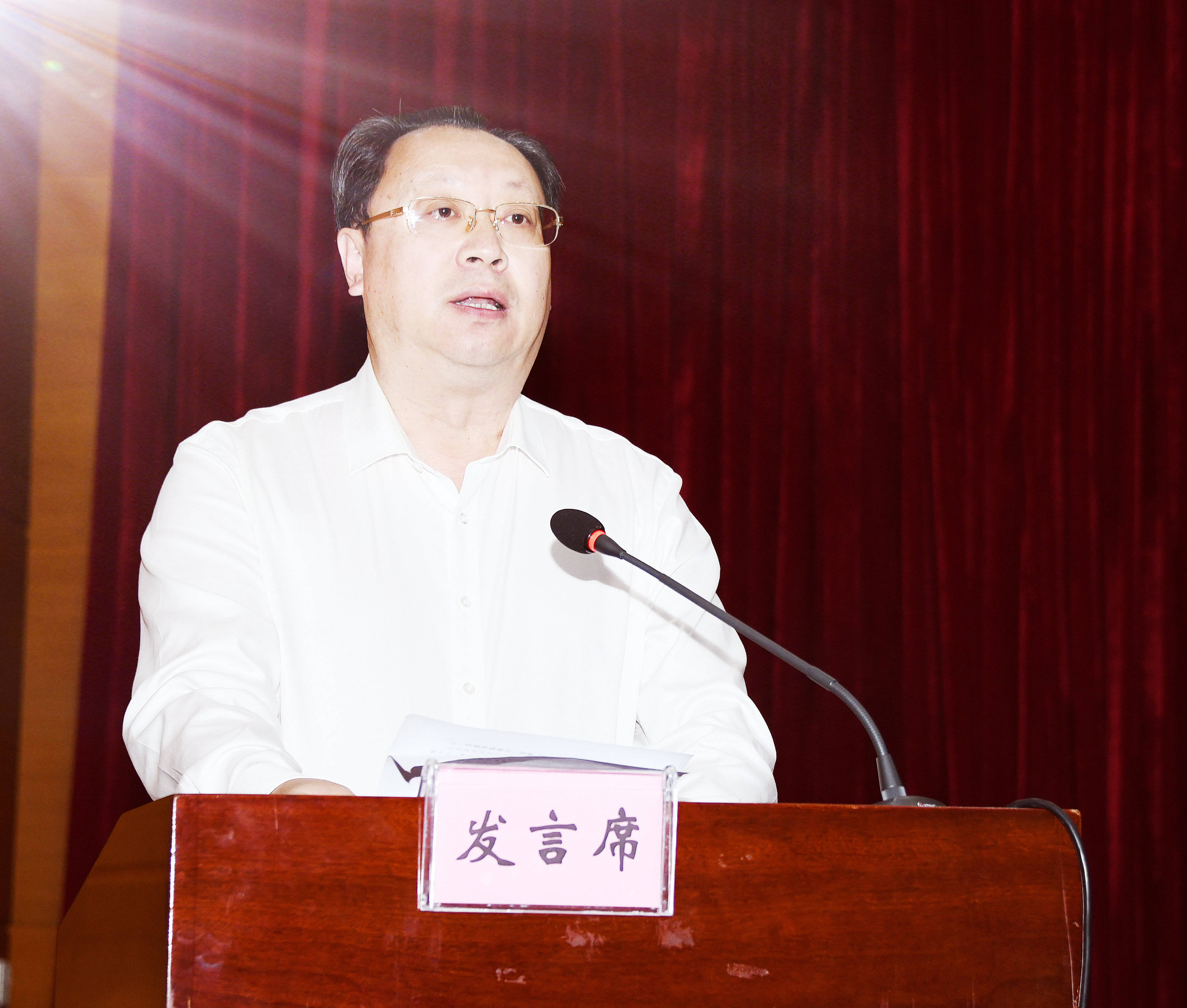 高峰林场突出特色笋菌齐抓做好林下经济发展大文章