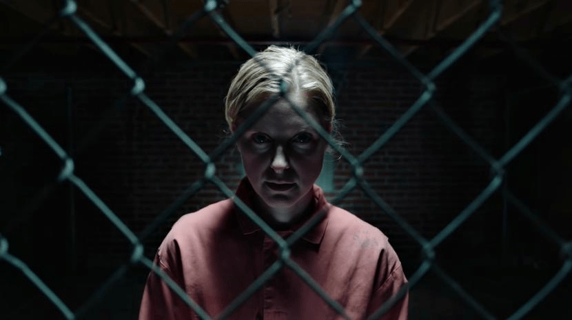 脚光是从被摄主体视线的下方从下往上投射来的光线,也称底光,是日常的