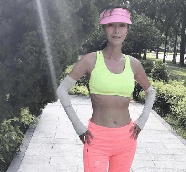 18c19ad867c1457ab6336b01e5c74ddd.png