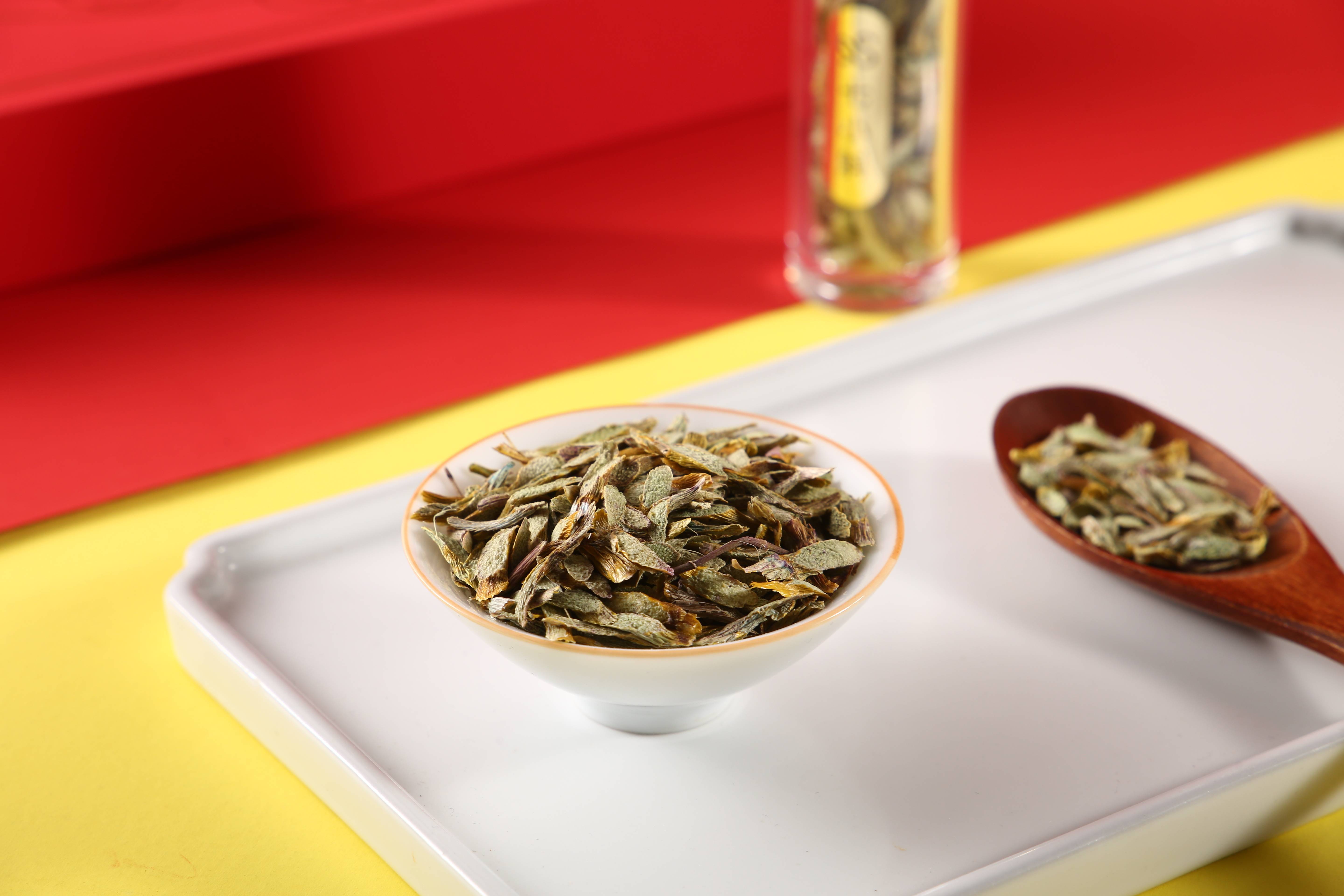 些茶不宜喝,但有些茶喝了却很有帮助,如铁皮石斛茶对有胃病的人就很好