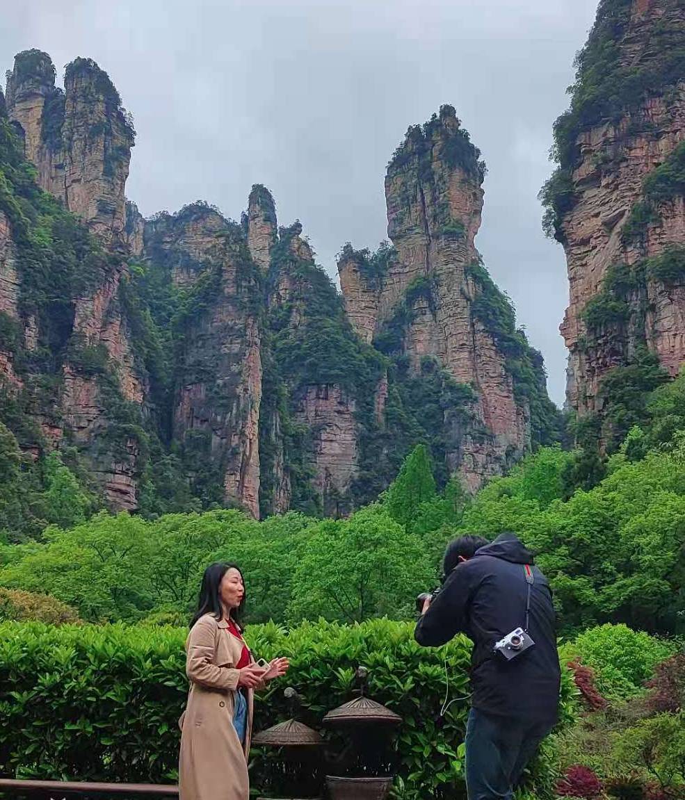 不可思议的中国 湖南 摄制组走进张家界 节目中心