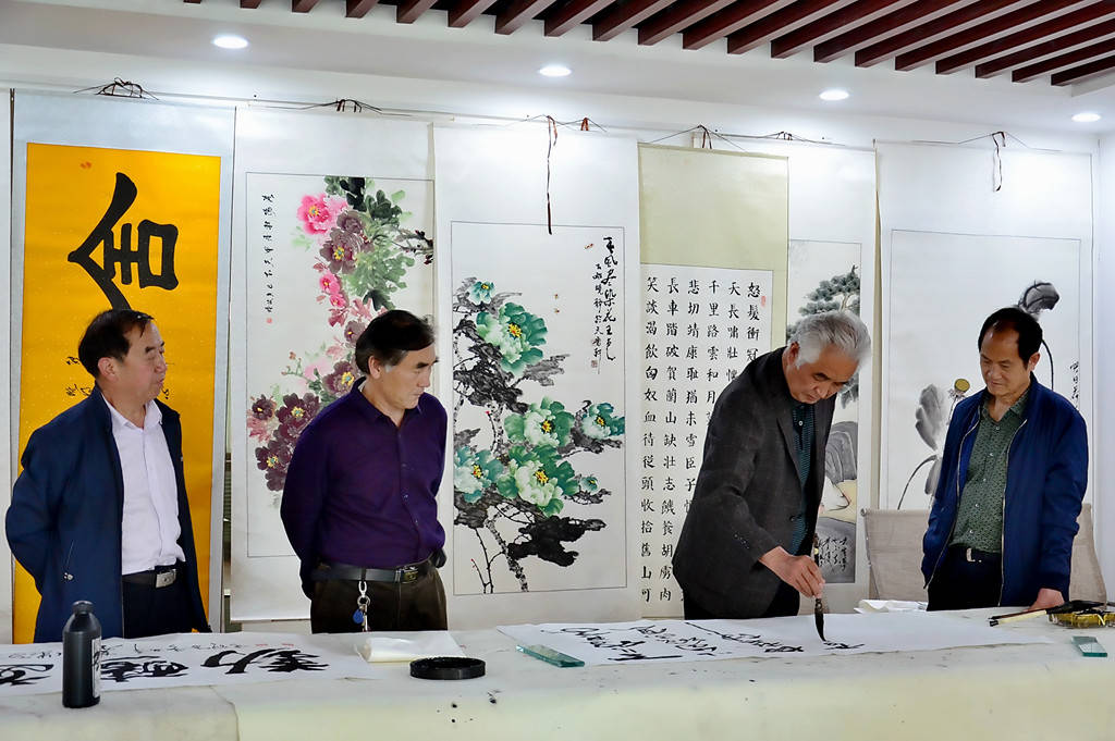 实力派书法家郭志强现场挥毫泼墨_书画