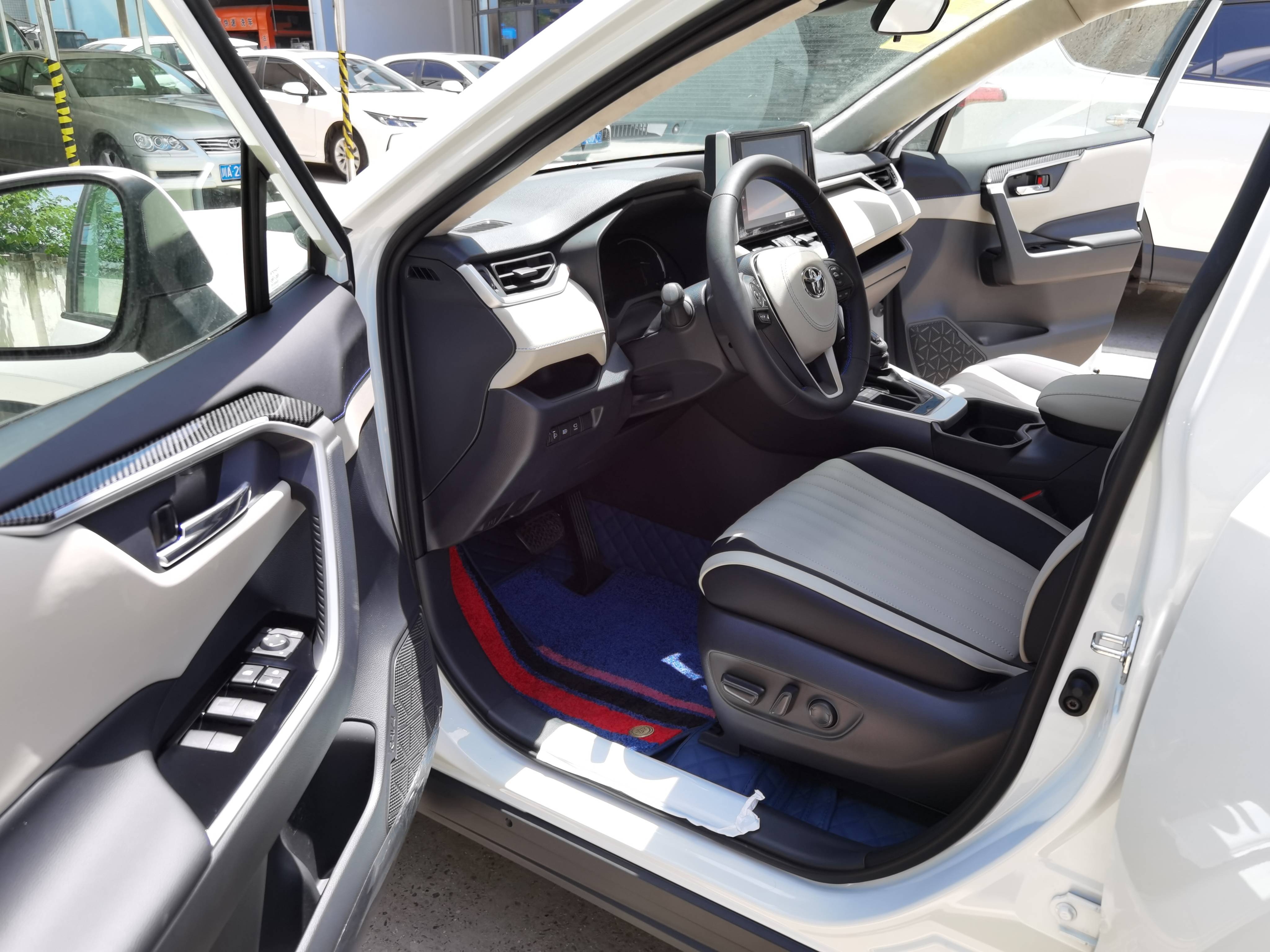 丰田rav4汽车内饰改装