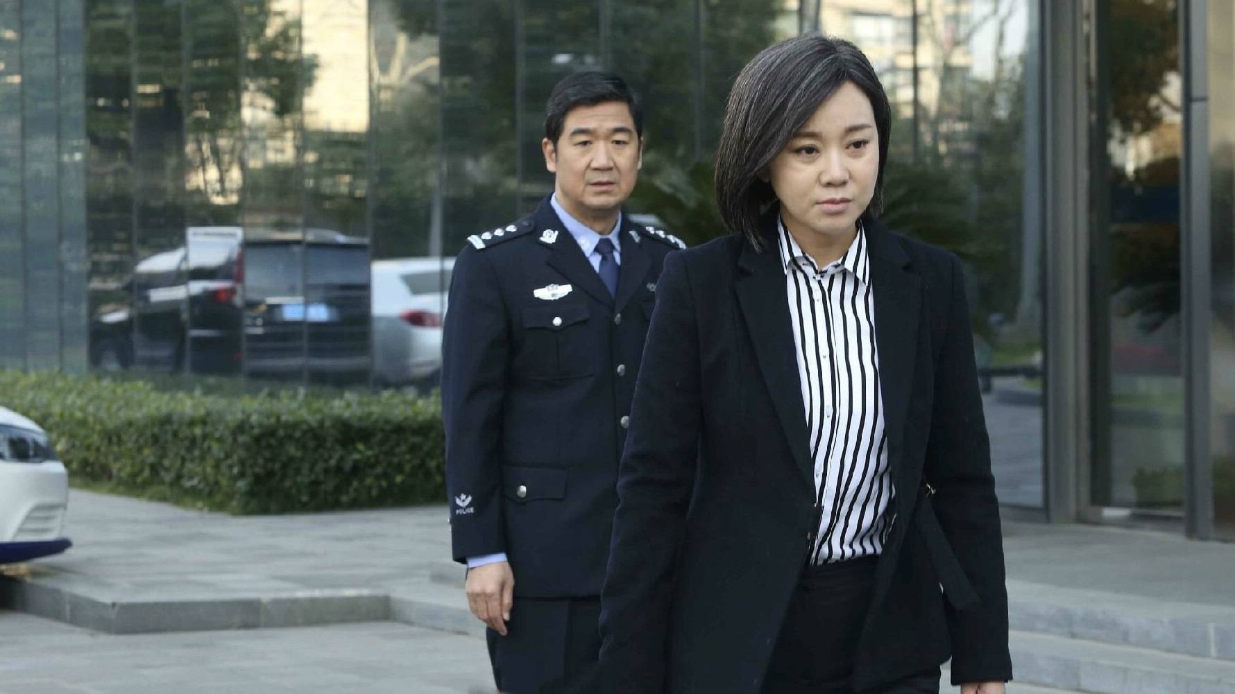 《追踪》5月9日将登新闻综合频道 张国立送闫妮走进"赎罪门"