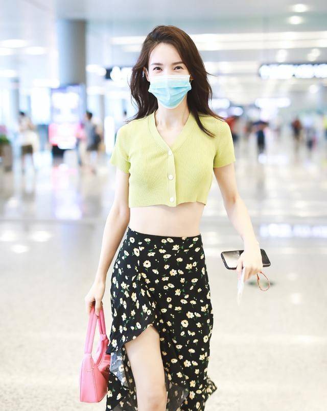 绿配金穿搭 7f31db98f5b14135bbe3562ef6394186.jpeg