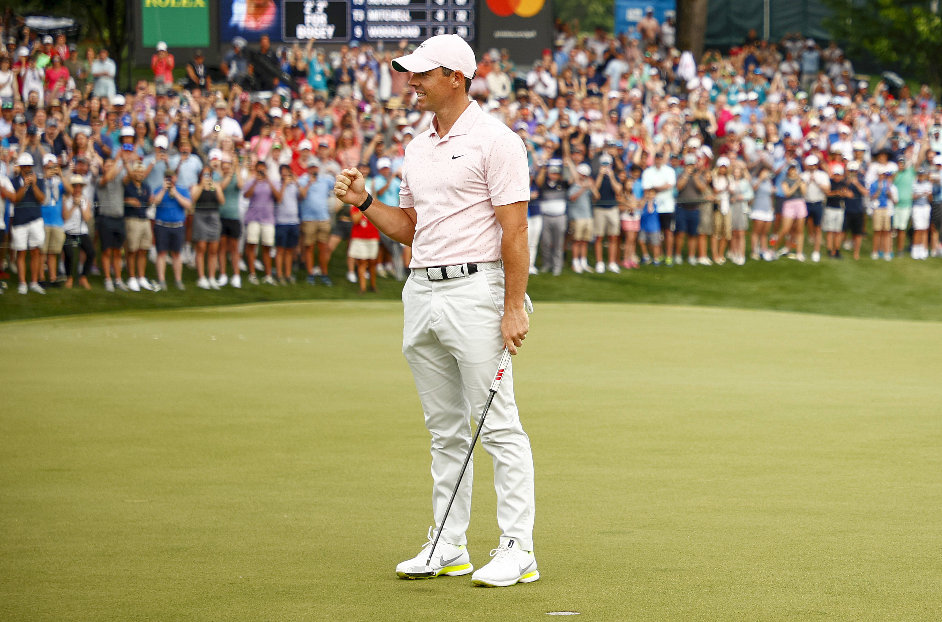 全新sim2发球杆等全套泰勒梅装备助力麦克罗伊赢美巡第19冠