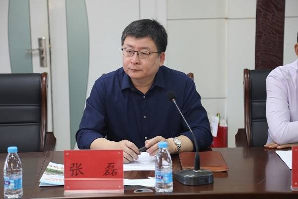 座谈会上,张磊主持并致辞,对石家庄市荣复军人疗养院交流团的到来表示