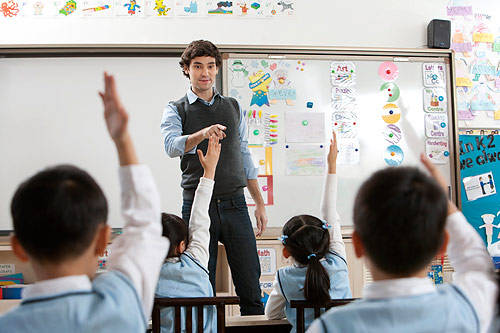 教英语的最后只能剩下真心人 罗伊