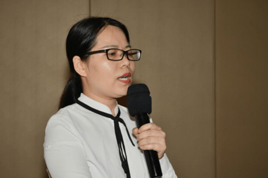 李妍医生上海和平眼科医院郭海科教授线上与场内专家交流分享天津医科