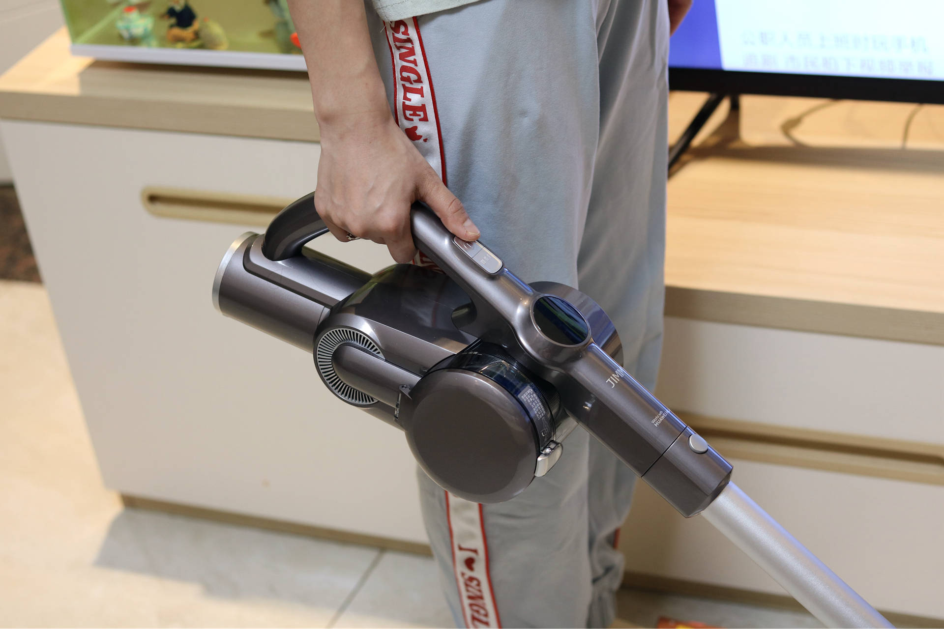 华为智选jimmy手持吸尘器ha5,可弯折管设计,160aw大吸力清扫