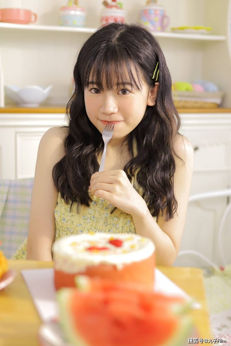 性感美女时尚写真:吊带少女呆萌可爱唯美养眼,清纯甜美迷人!