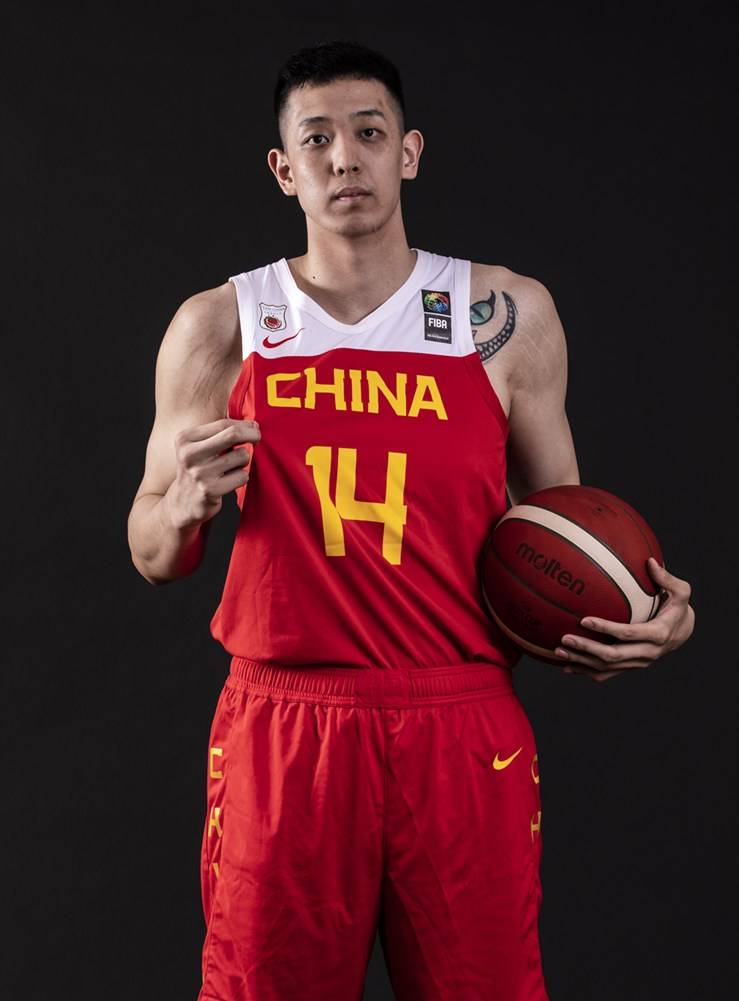 组图:男篮写真出炉 周鹏领衔张镇麟赵继伟帅气