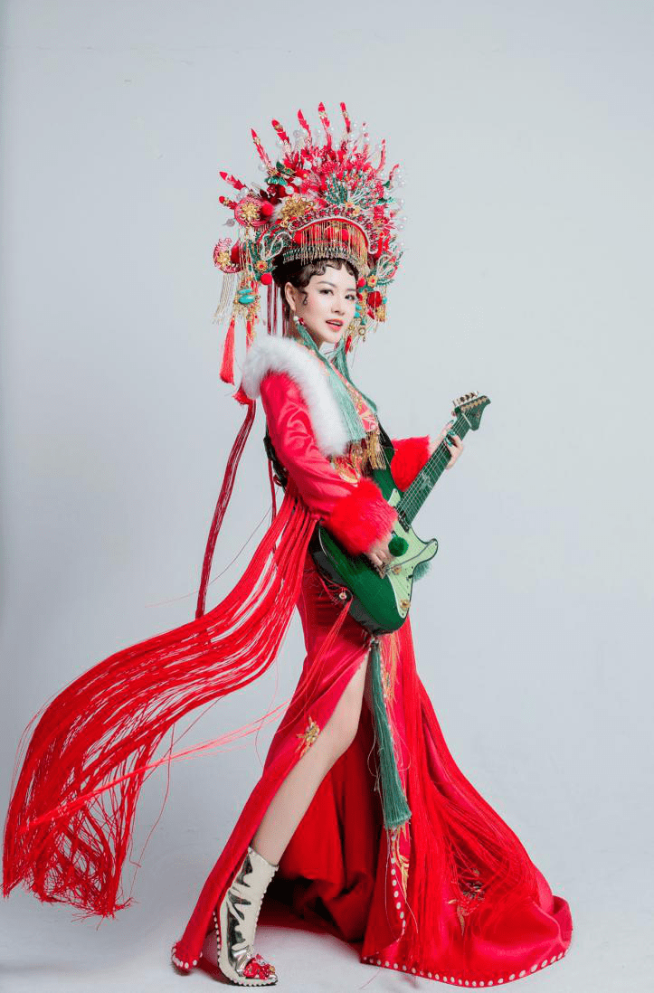 歌手春天跨越古今来一场复古电音之旅