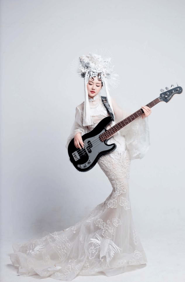 歌手春天跨越古今来一场复古电音之旅