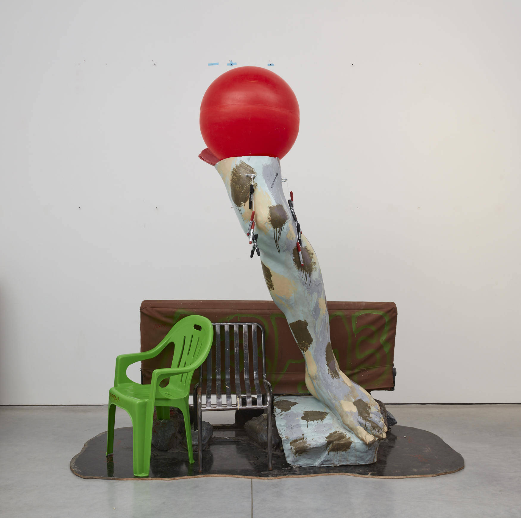 葛宇路作品《假日时光》葛宇路(生于1990年,现工作和生活于环京地带)