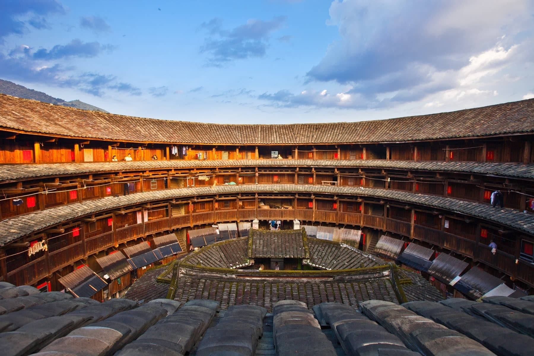 福建土楼神话般的山区建筑