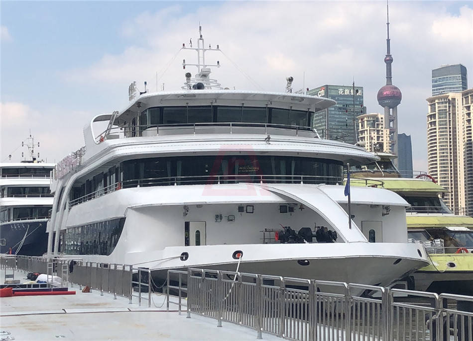 上海浦江游览 豪华游艇游船包船租船 尽享外滩东方明珠夜景