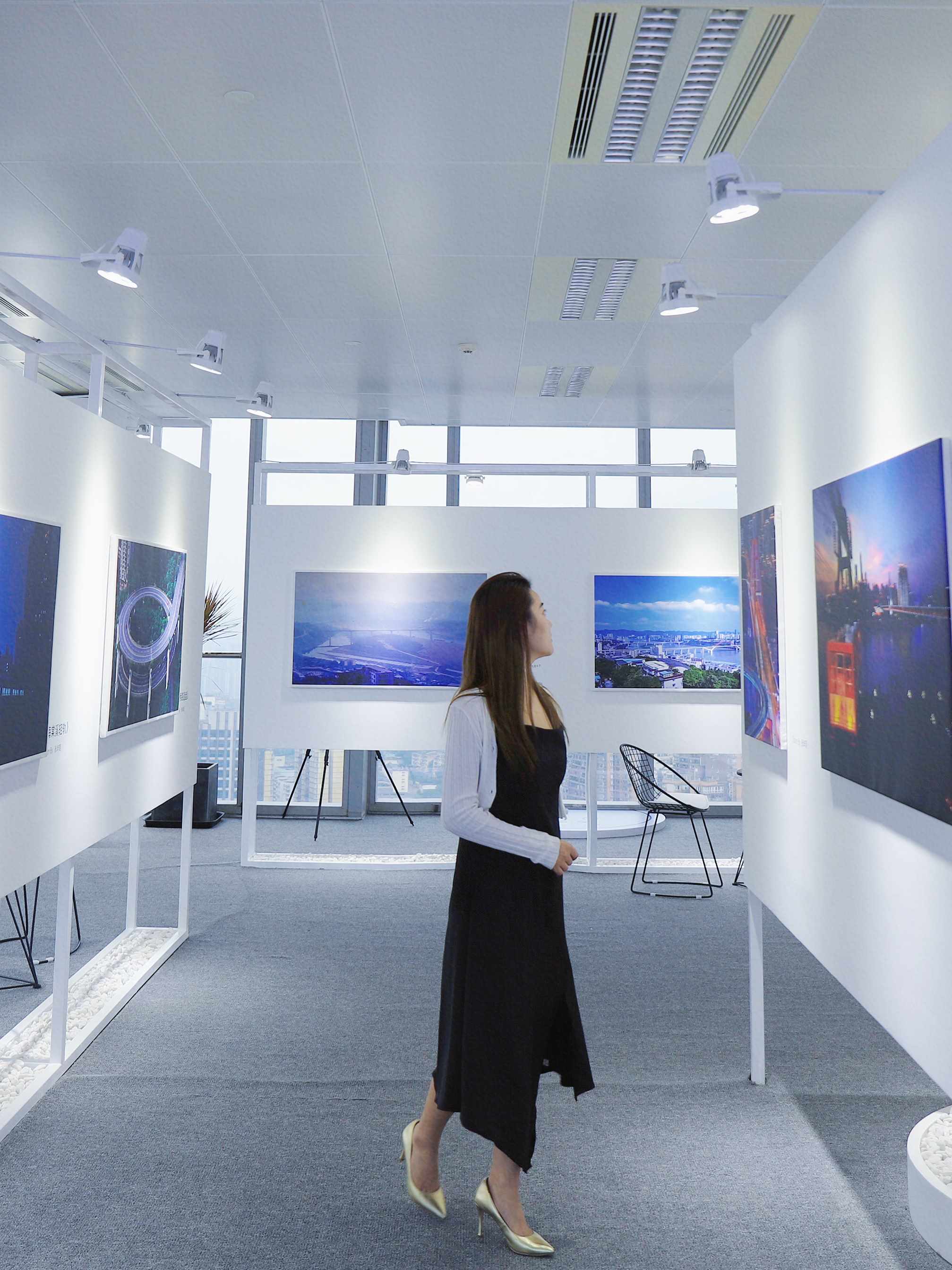 南坪39f网红高空摄影展0元看展出片率upup