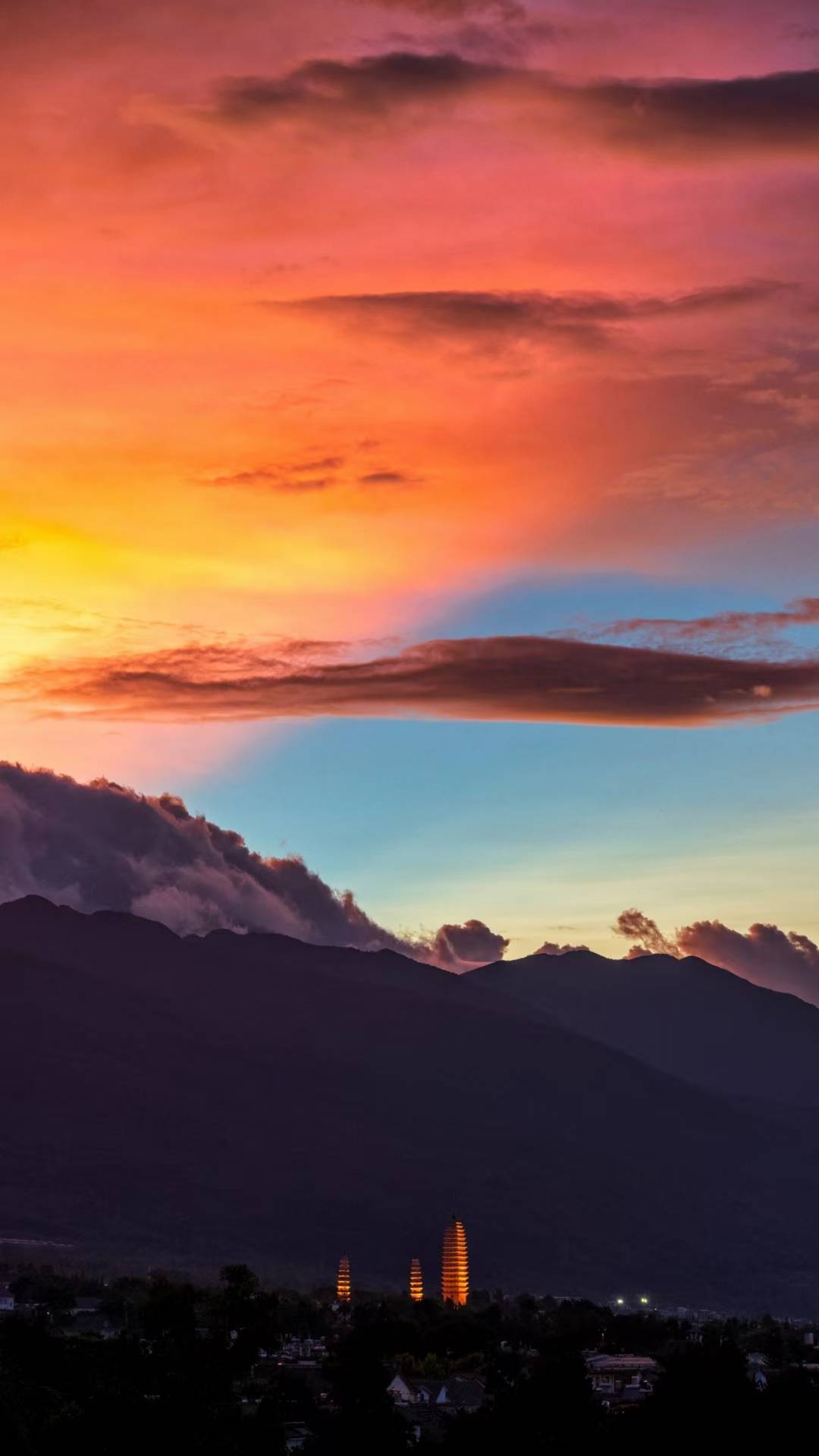 仲夏傍晚,大理苍山的彩云,美到落泪