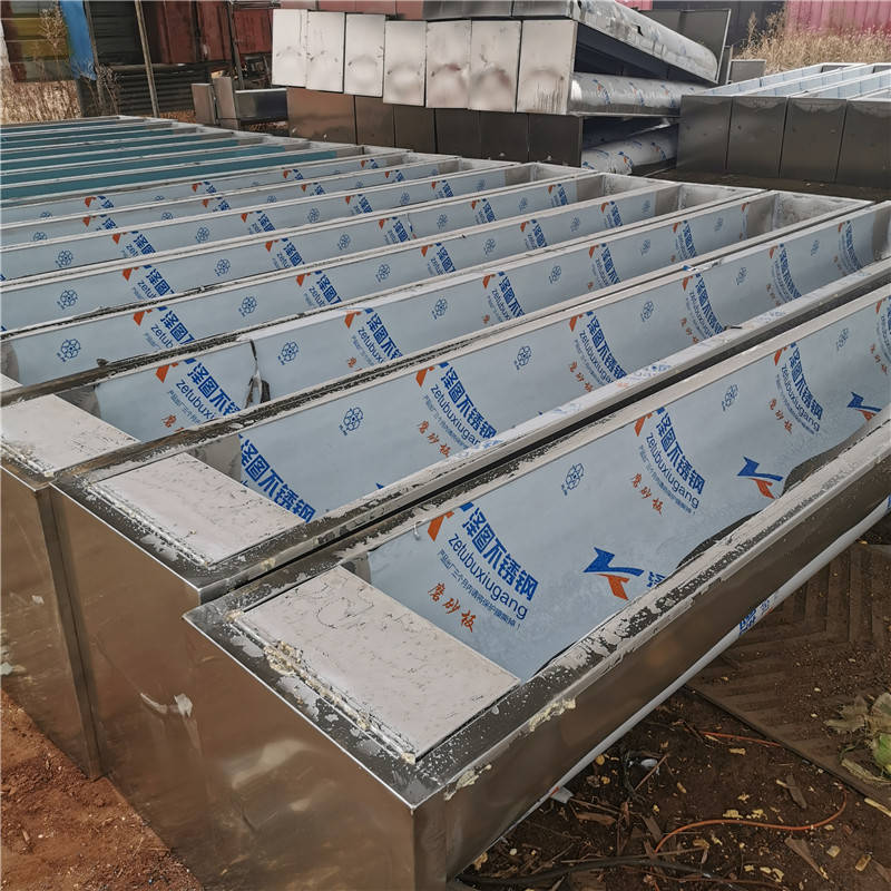 奶牛不锈钢饮水槽加热保温解决冬季喝水难题