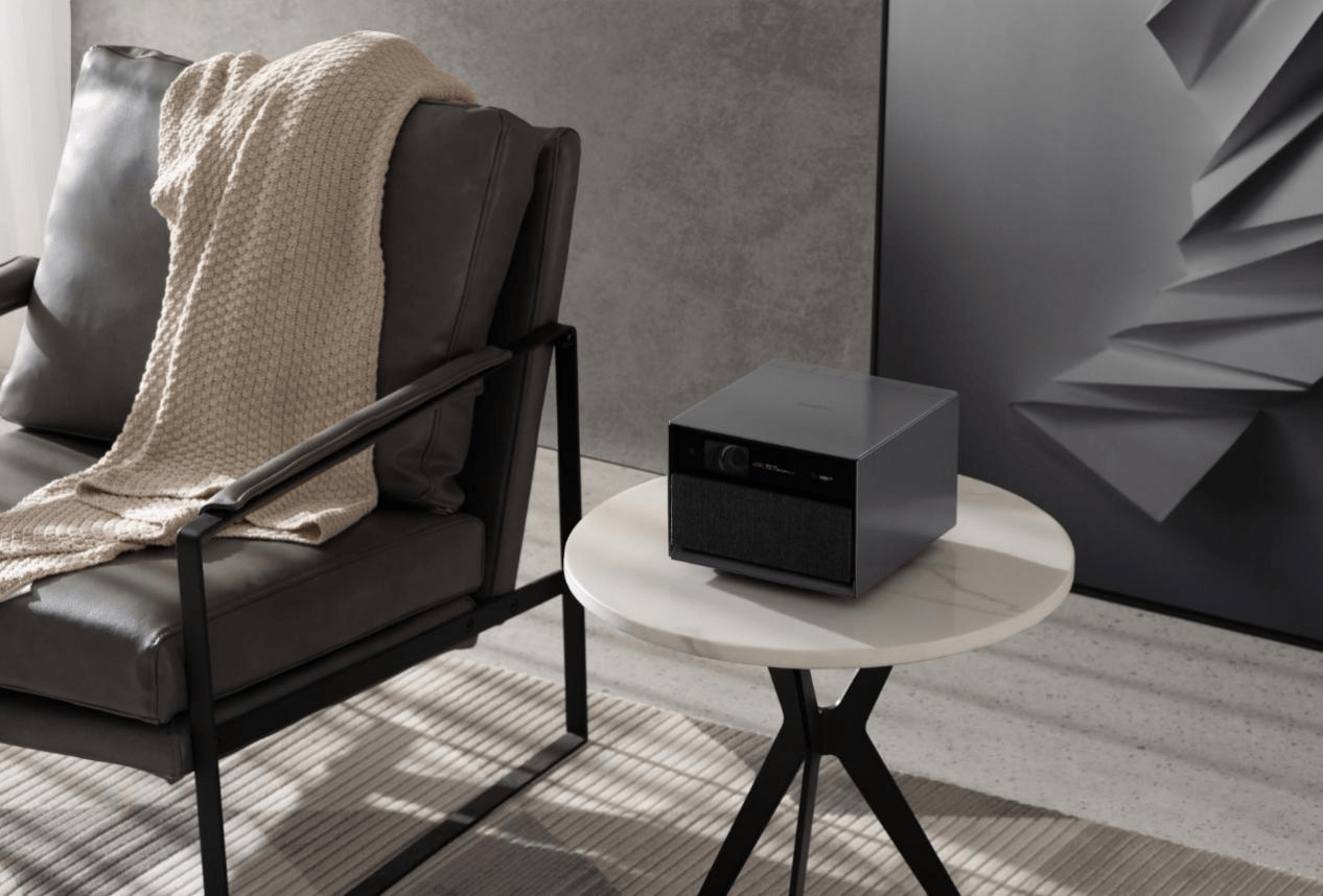 金属外|极米RS Pro2：极米科技4K投影旗舰之作