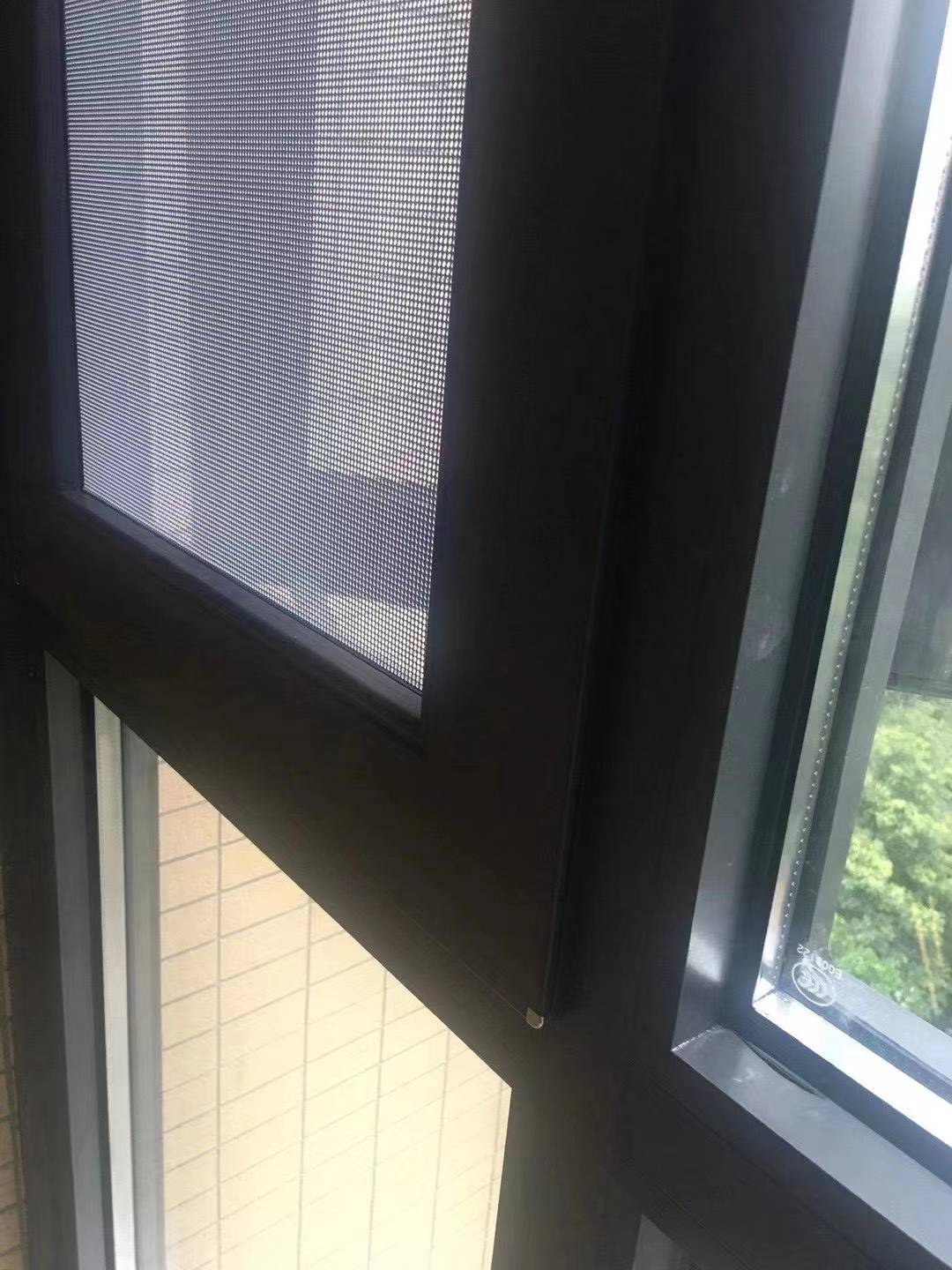 洛阳君澜湾高层河景房金刚纱一体门窗封阳台安装效果