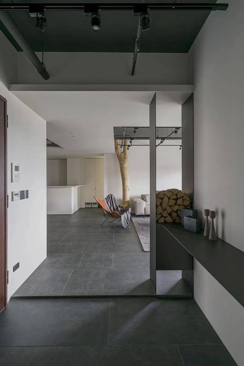 装修深灰色地砖搭配 4d82b54274ad485b927fab74692ce9f0.jpeg