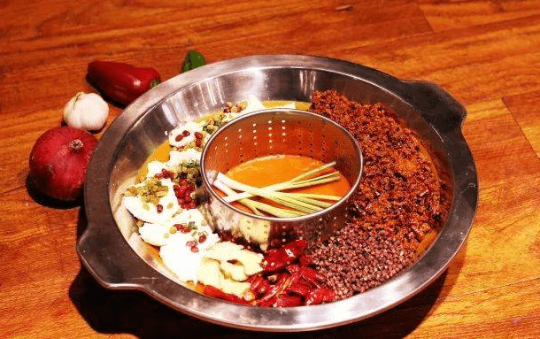 蓉一锅豆花麻辣烫 豆花与麻辣烫碰撞火辣一夏 淮南王