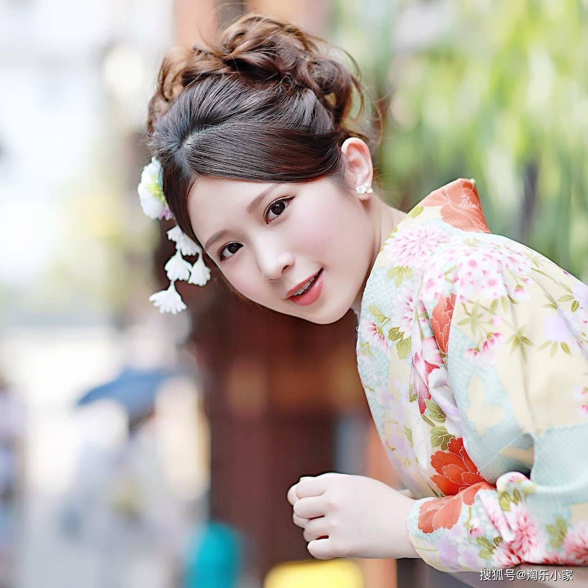 鸡排妹郑家纯获称话题女王重温10件必须记得的激进事件