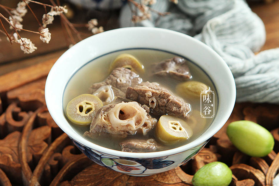 入伏後，上火易咳嗽，我家每周都喝這湯，嗓子舒服，清涼過夏天 熱愛美食 第1张