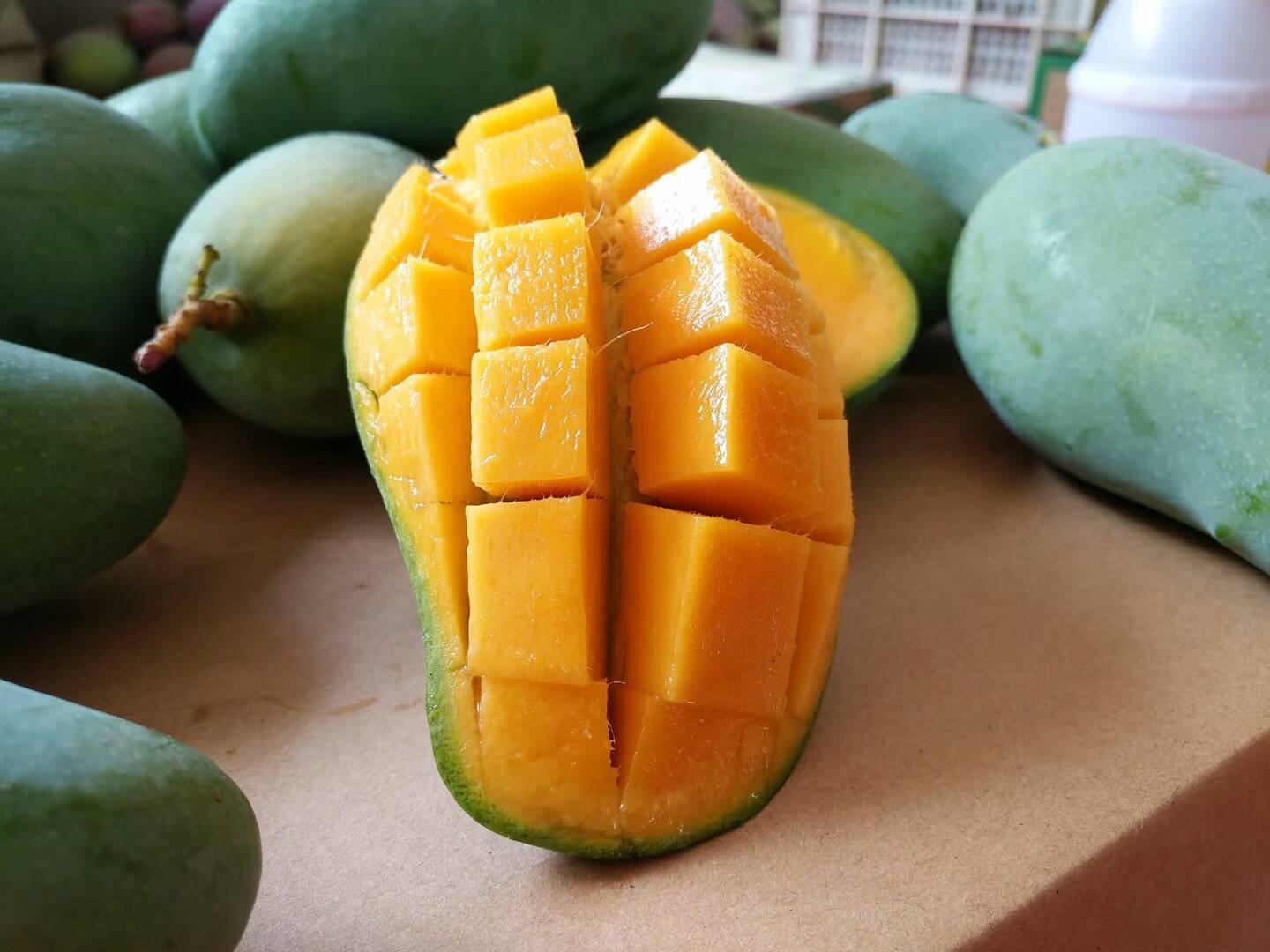 青皮桂七香芒果是广西特有的芒果名品,在广西本地,甚至全国都拥有极高