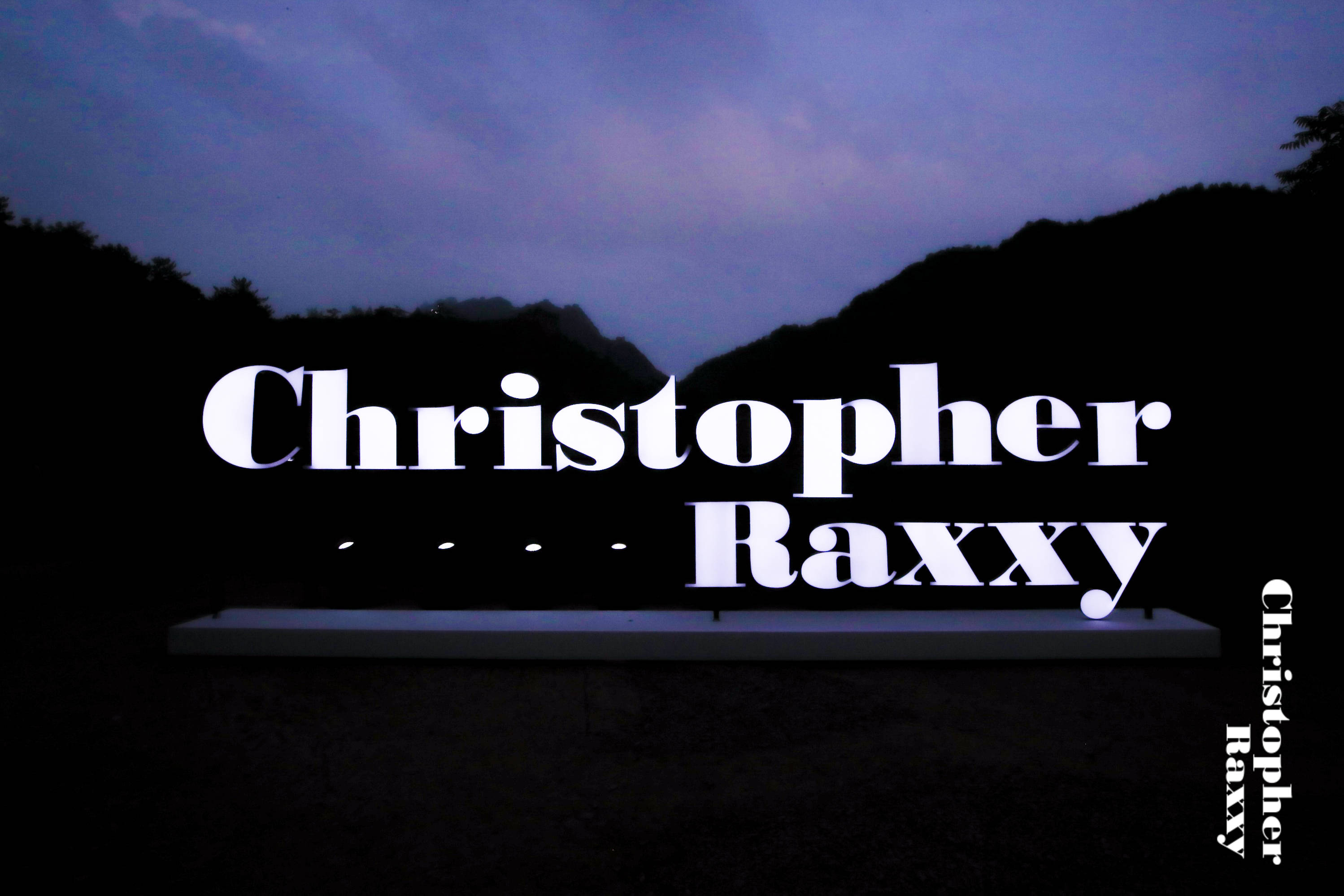 品牌|Christopher Raxxy举办第二季“长城”发布会，推出5D羽绒服