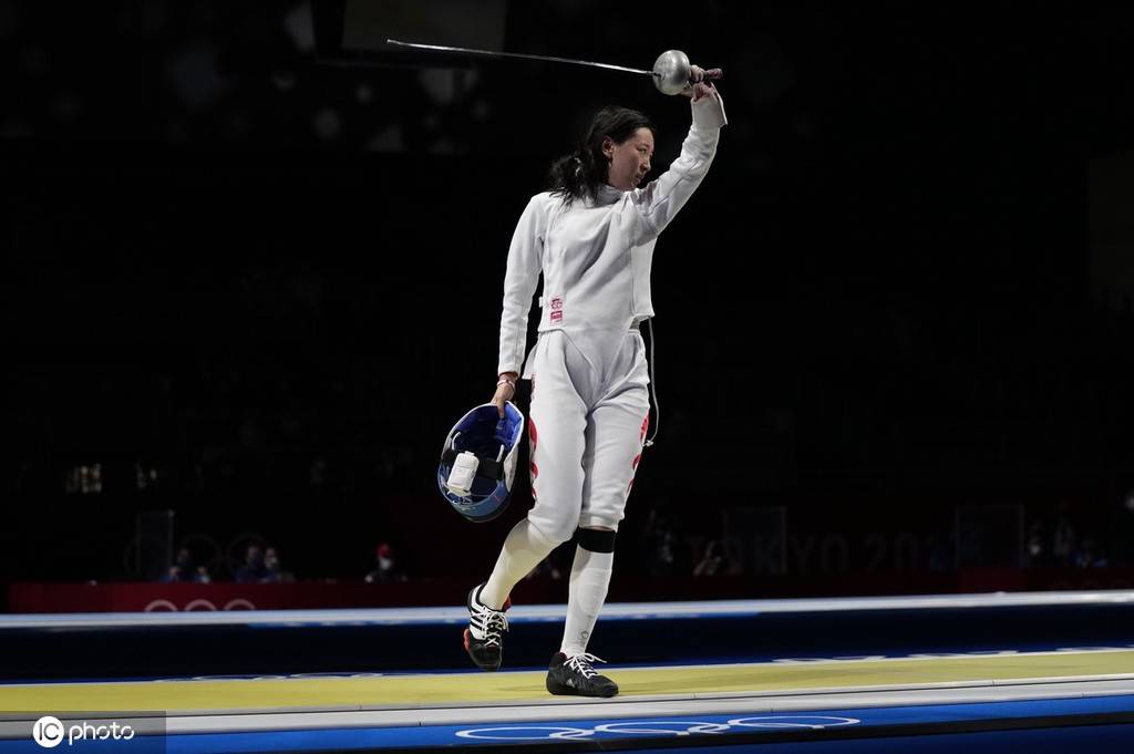 东京奥运会击剑女子重剑1/4决赛:孙一文绝杀晋级-搜狐大视野-搜狐新闻