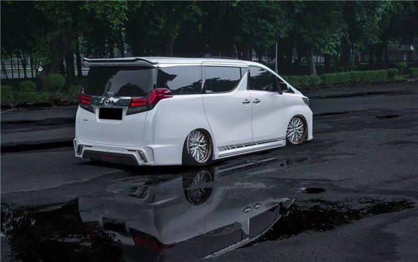 李洋分享丰田埃尔法改装airbft气动避震低趴魅力展示