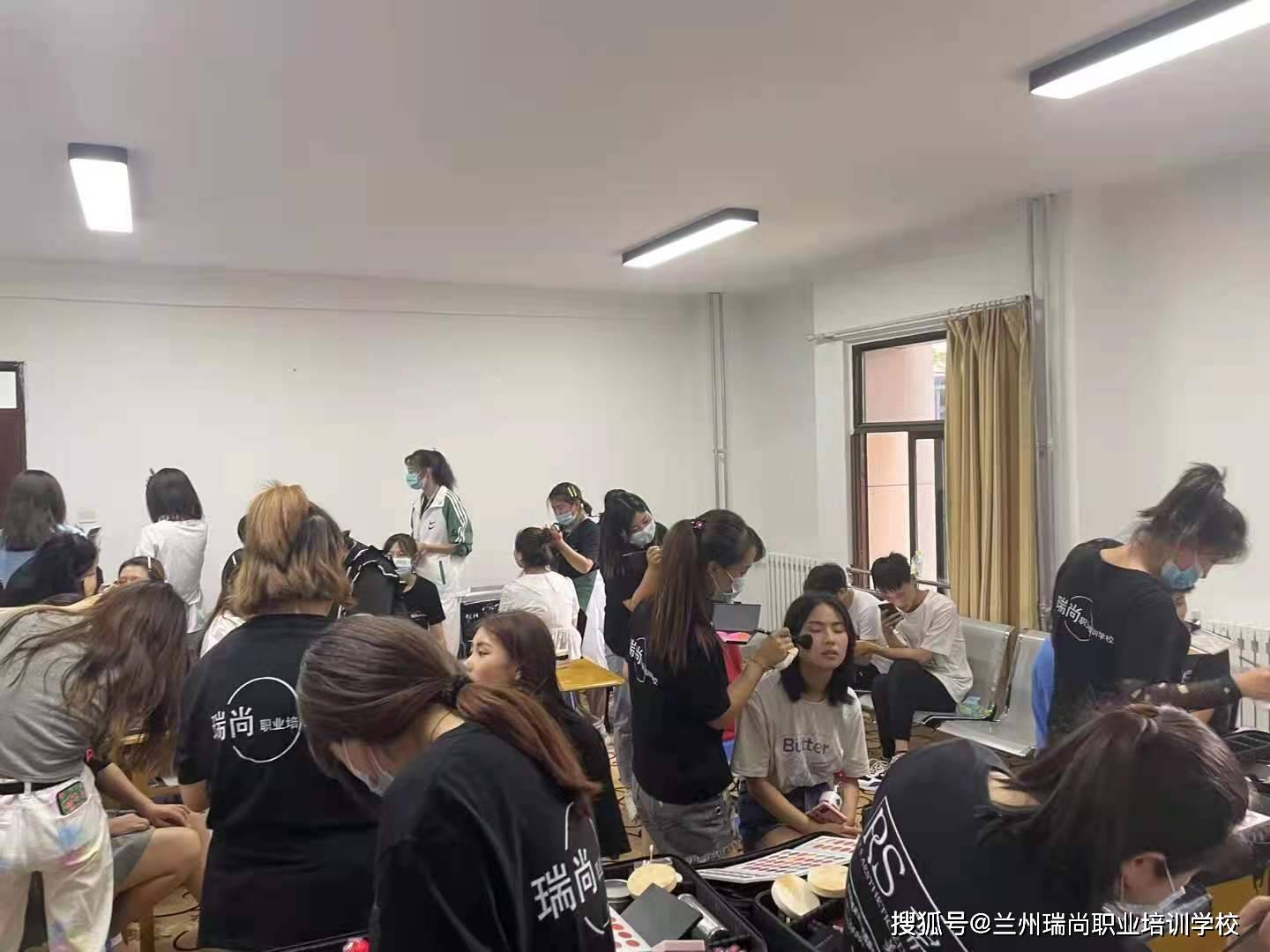 会展兰州化妆初级培班升班总结