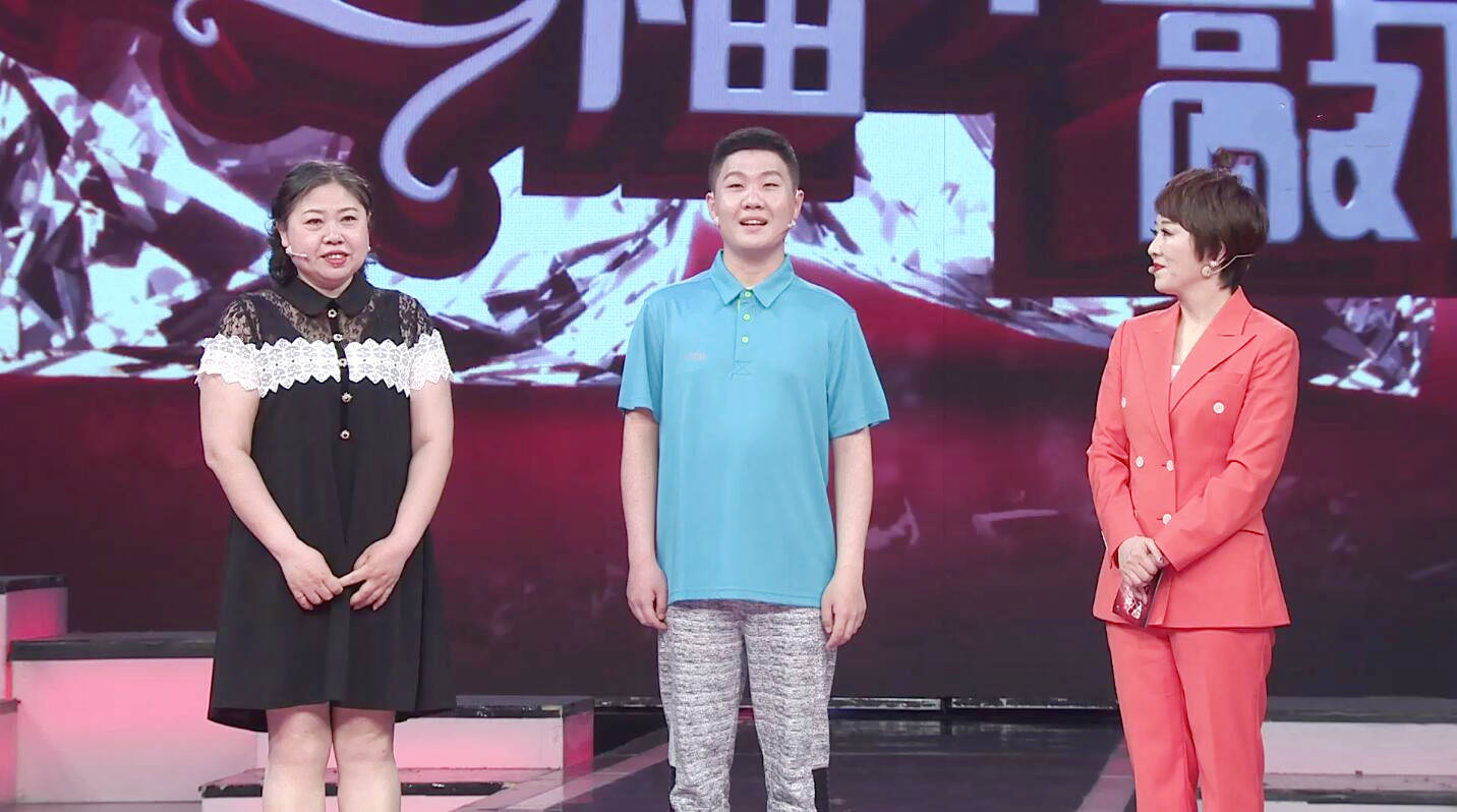 残运会|《幸福来敲门》“我的同桌是妈妈” 孤独症男孩由母亲陪读上学