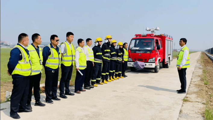 机场是不是24小时上班 3d4ff5c58e154c97a4704ef19fae1d5a.png