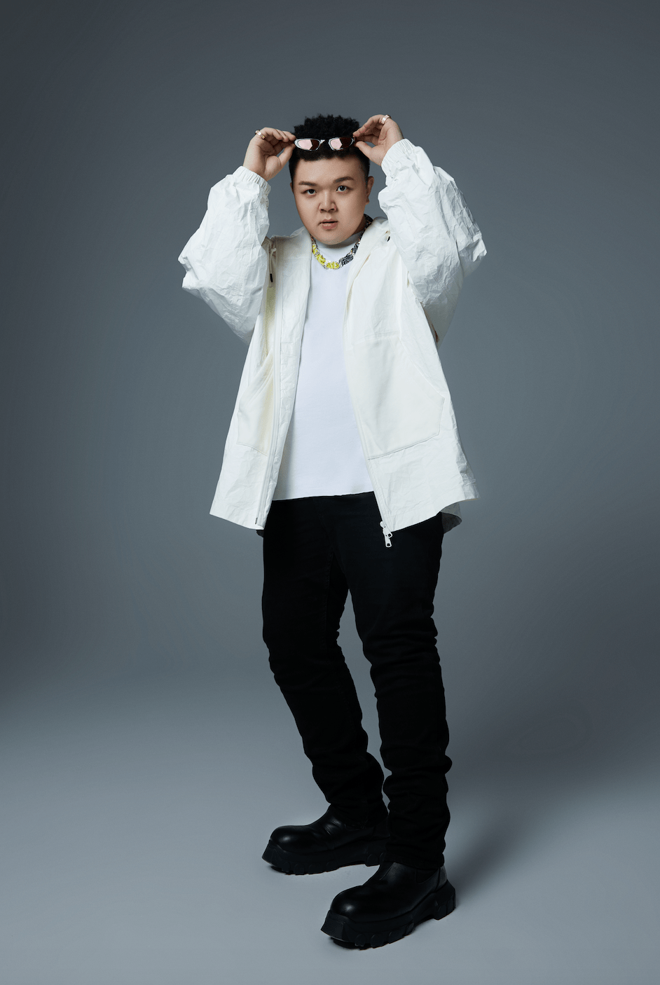 艾福杰尼模仿潘玮柏说唱 手指舞超灵活好似水母