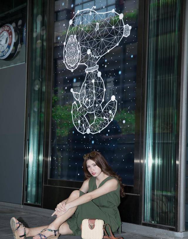 颈部|连衣裙穿起来非常有魅力了,一件休闲又清凉的连衣裙解决穿衣烦恼