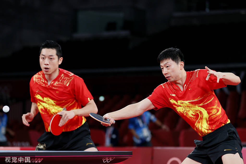 高清:中国乒乓球队出战团体赛 马龙奋力回击