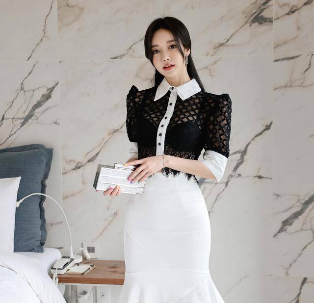 蝴蝶|孙允珠韩版黑蝴蝶网格透丽衬衫配搭白色端庄高腰鱼尾裙网拍