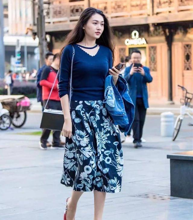 个性|简单好看又很应季的优雅风穿搭，即修身显瘦还能凸显气质