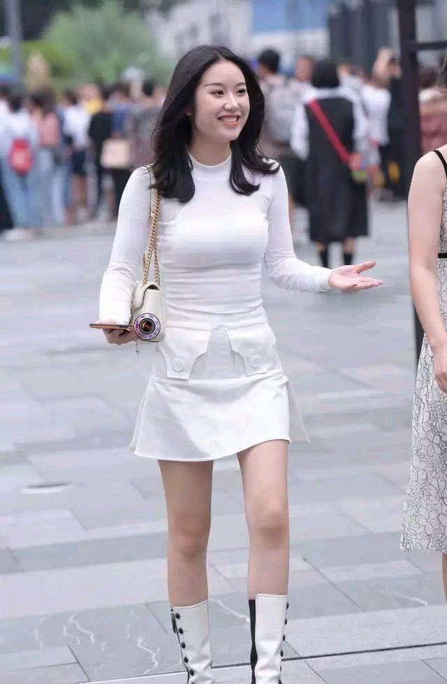 身材|看了气质美女们的穿搭，你肯定会被裙装圈粉的