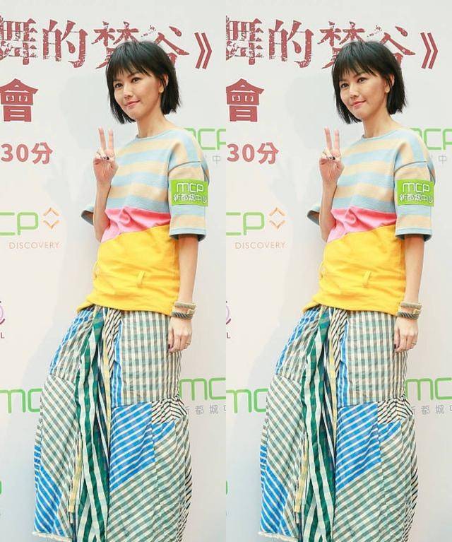 服装|孙燕姿的“逆生长”不服不行，这么花哨的造型也不邋遢，真显嫩