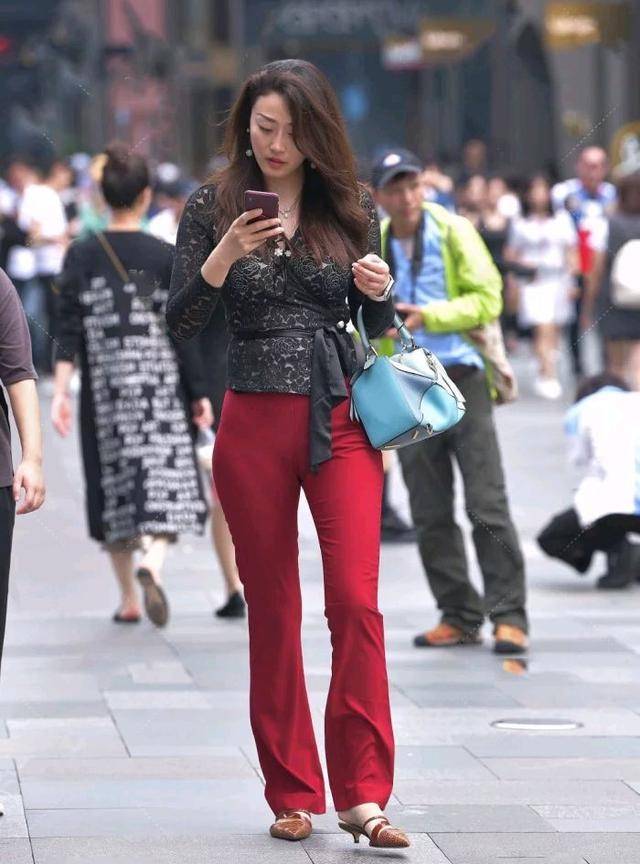 显得|气质女生的秋冬穿搭推荐，轻松秀出自信大方的美