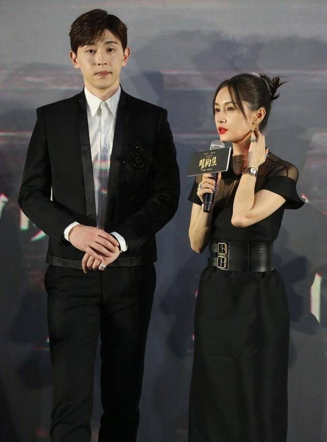 黑色|王子文晒男友做饭视频，两人感情真让人称羡，难怪王子文越来越美