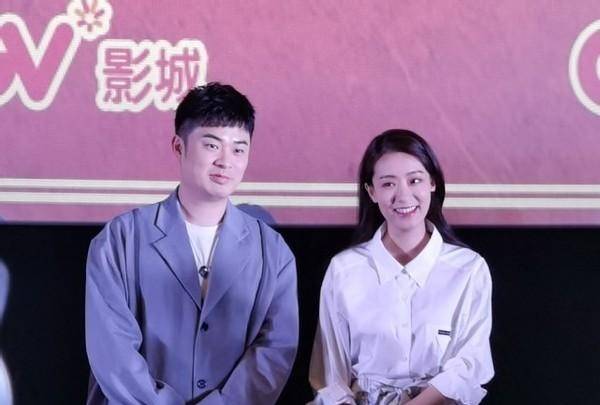 张小斐|张小斐贾玲合体路演,同穿裙子秀闺蜜感情,一胖一瘦好互补