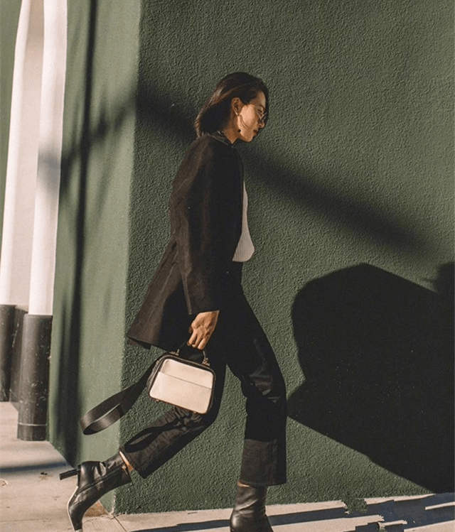 尖头|这双裸靴，配九分裤，遮肉显高还利落高级